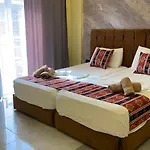 Отель Te Bujtina Hotel- Cozy With Traditional Breakfast Near *