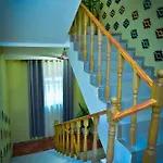 Te Bujtina Hotel- Cozy With Traditional Breakfast Near Отель Голем