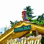 Te Bujtina Hotel- Cozy With Traditional Breakfast Near Отель Голем