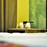 Отель Te Bujtina Hotel- Cozy With Traditional Breakfast Near Голем