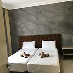 Te Bujtina Hotel- Cozy With Traditional Breakfast Near * Голем