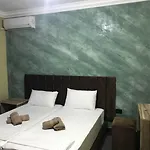 Отель Te Bujtina Hotel- Cozy With Traditional Breakfast Near Голем