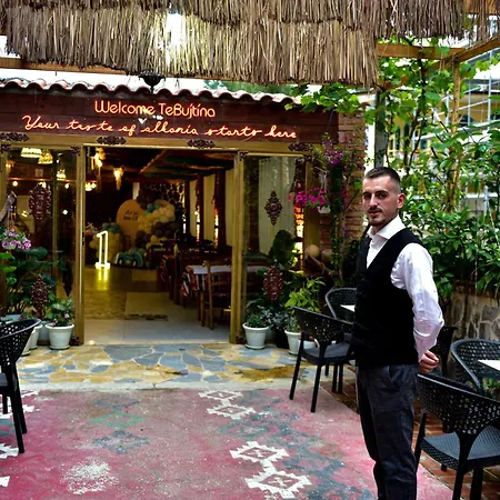 Ξενοδοχείο Te Bujtina Hotel- Cozy With Traditional Breakfast Near