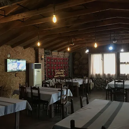 Te Bujtina Hotel- Cozy With Traditional Breakfast Near Golem (Tirana)