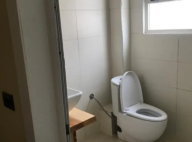 Te Bujtina Hotel- Cozy With Traditional Breakfast Near * Golem