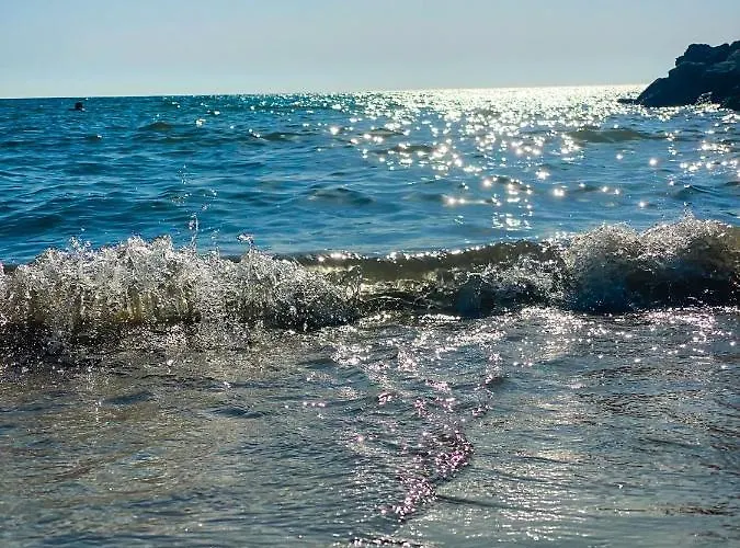 Te Bujtina Hotel- Cozy With Traditional Breakfast Near 호텔 *