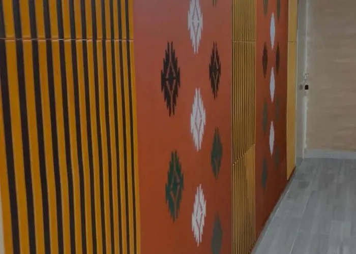 호텔 Te Bujtina Hotel- Cozy With Traditional Breakfast Near *