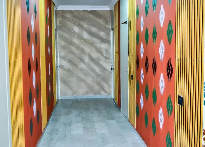 Te Bujtina Hotel- Cozy With Traditional Breakfast Near 골렘