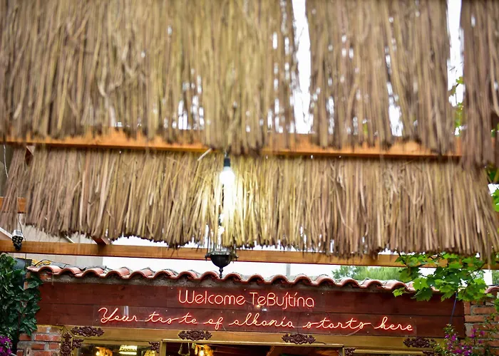 Te Bujtina Hotel- Cozy With Traditional Breakfast Near * 골렘