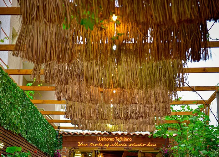 Te Bujtina Hotel- Cozy With Traditional Breakfast Near *