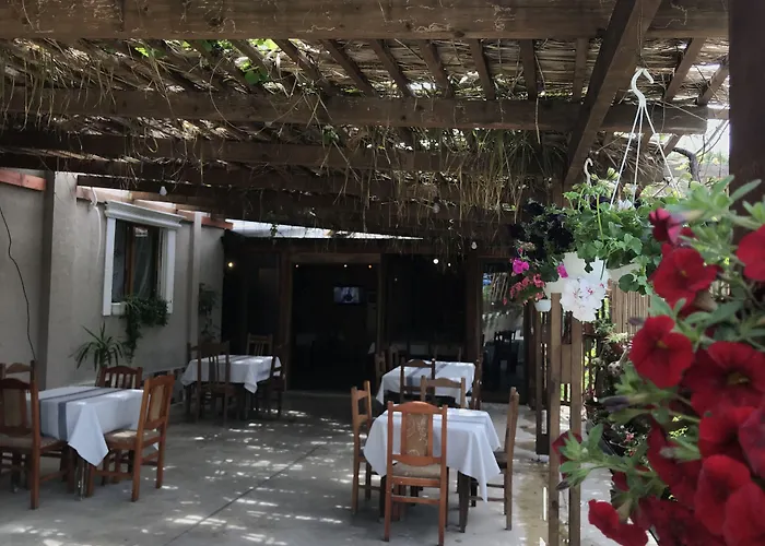 Szálloda Te Bujtina Hotel- Cozy With Traditional Breakfast Near Golem