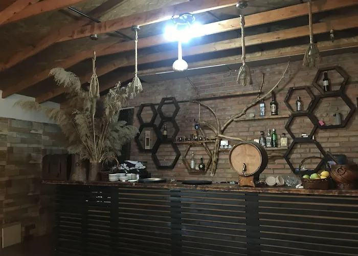 Szálloda Te Bujtina Hotel- Cozy With Traditional Breakfast Near Golem