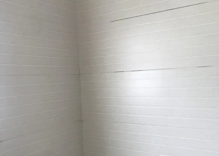 Te Bujtina Hotel- Cozy With Traditional Breakfast Near Szálloda