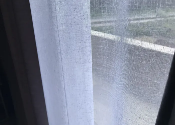 호텔 Te Bujtina Hotel- Cozy With Traditional Breakfast Near *