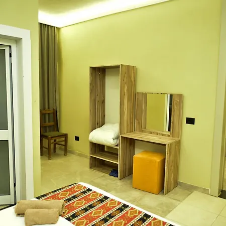 Te Bujtina Hotel- Cozy With Traditional Breakfast Near * Golem (Tirana)