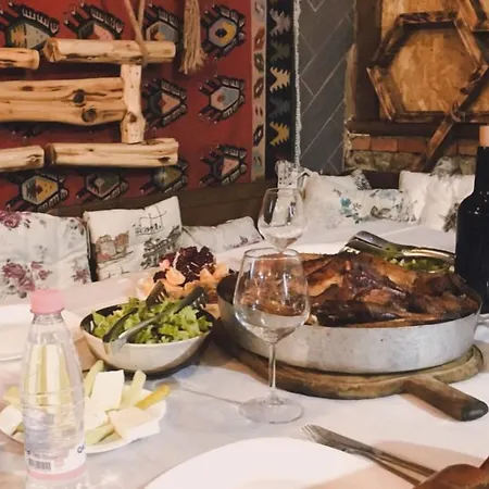 Hotel Te Bujtina Hotel- Cozy With Traditional Breakfast Near