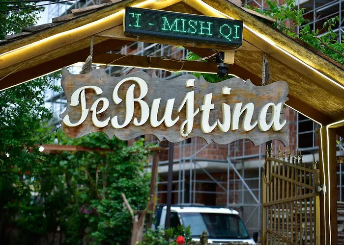 Te Bujtina Hotel- Cozy With Traditional Breakfast Near *